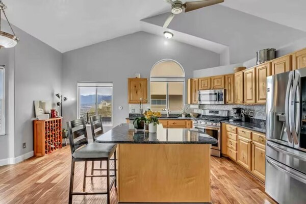 360 Views Of Slc From 5bd 4ba In Draper With Hot Tub - Lehi, UT
