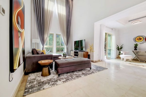 Villa 1, Cluster 43, Jumeirah Islands · Jumeirah Islands - Four Bedroom Villa Coming Soon - Dubai Marina