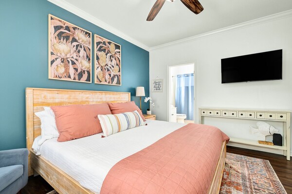 ︎Families Love The Location And Private, Heated Pool︎ 6-min Walk To Beach︎ - Destin, FL