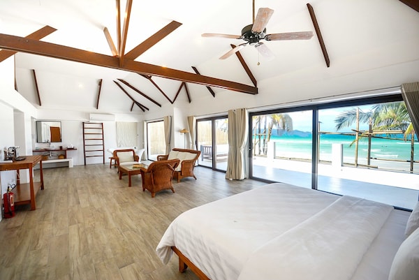 A Private Space On The White Beach With 5 Large Rooms And Beds - Malay