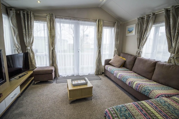 Luxury Caravan With Decking Nearby Scratby Beach In Norfolk Ref 50001bm - Caister-on-Sea
