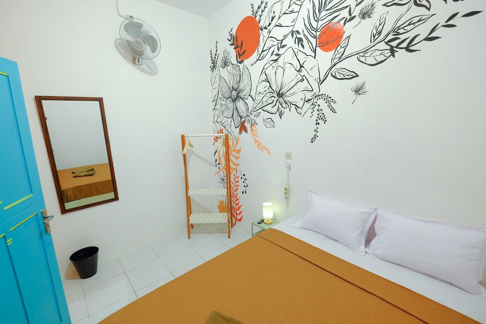 Snooze Hostel Malang - Malang