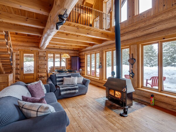 Le Caché: Rustic Log Cabin On The Water - Shawinigan