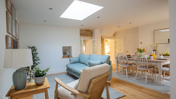 Sage Cottage, Blockley - Sleeps 6 Guests In 3 Bedrooms - Chipping Campden
