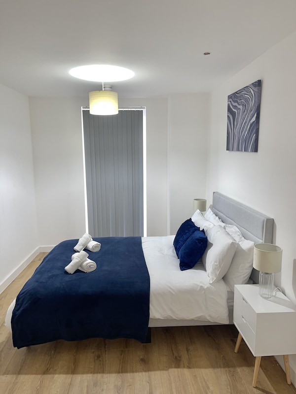 Modern 1 Bedroom Apartment Located In Birmingham City Centre - Hall Green - Birmingham 