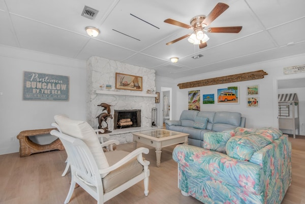 ️In The Heart Of Navarre-bungalow By The Sea-mermaid - Navarre Beach, FL