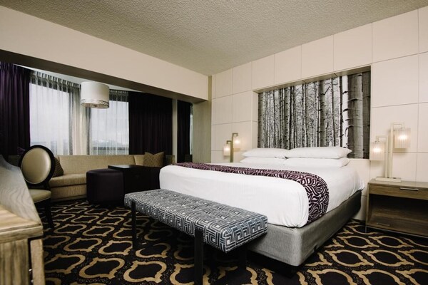 King Room At A 4.1⭐️ Hotel - South Lake Tahoe