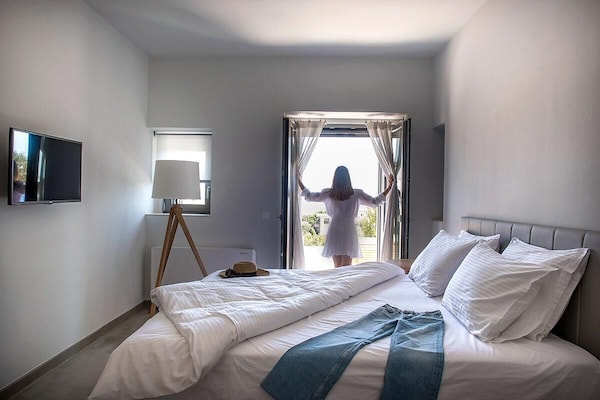 3 Bedroom Villa Close To A Sandy Beach - Ágios Nikolaos