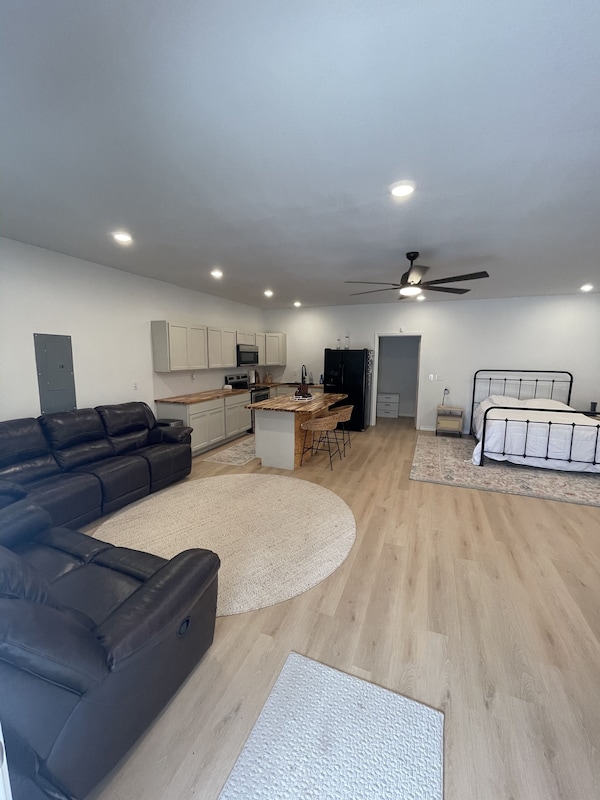 Cozy Private Studio Apartment - Lufkin, TX