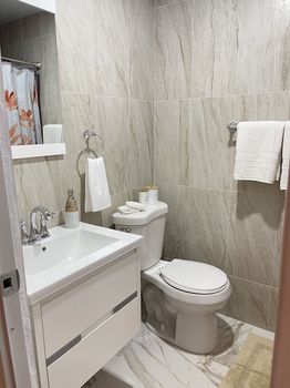 Levittown Holiday Apartment rentals cozycozy