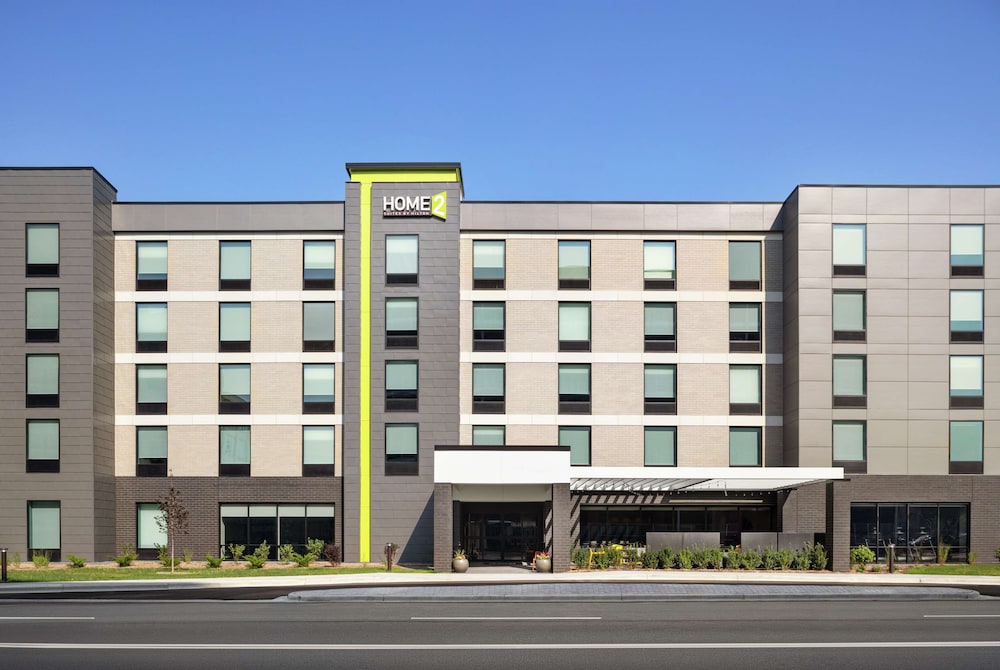 Home2 Suites By Hilton Milwaukee West - Wauwatosa, WI