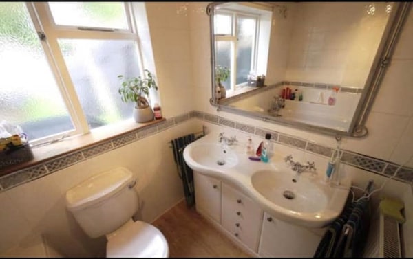 Beautiful 3 Bedroom Cottage - Enfield