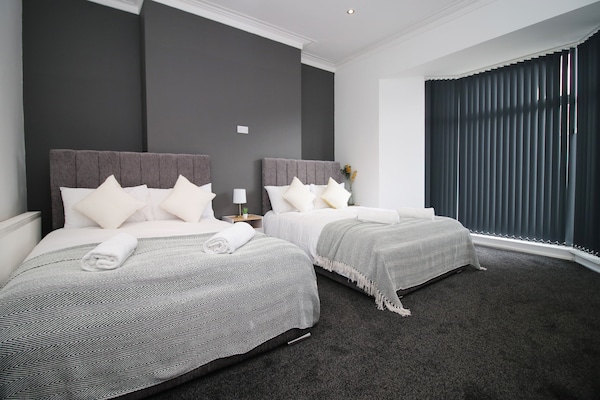 Skyline Remarkable 2-bed Apartment In Swansea - Swansea