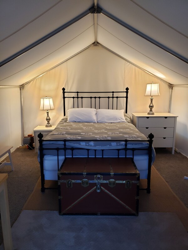 Glamping Tent Close To The River By Sundre, Alberta - アルバータ