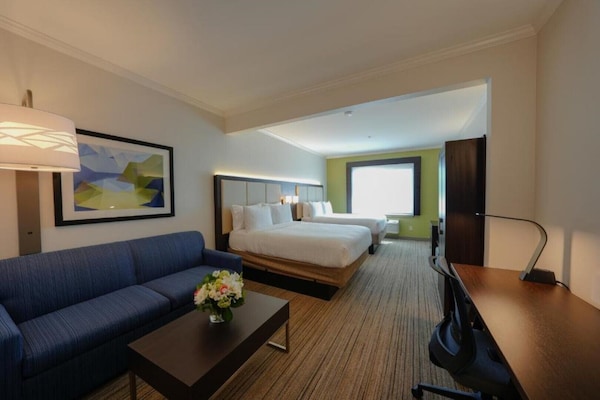 The Stylish, Sophisticated Architecture And Warm Rooms For You !! - Cupertino, CA