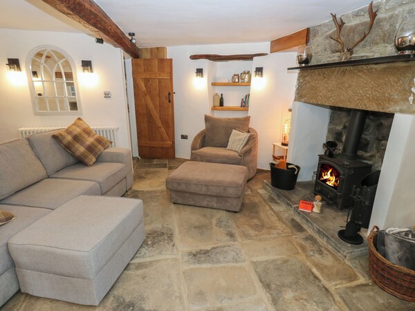 Lydgate Cottage, Pet Friendly, Character Holiday Cottage In Eyam - Hope Valley