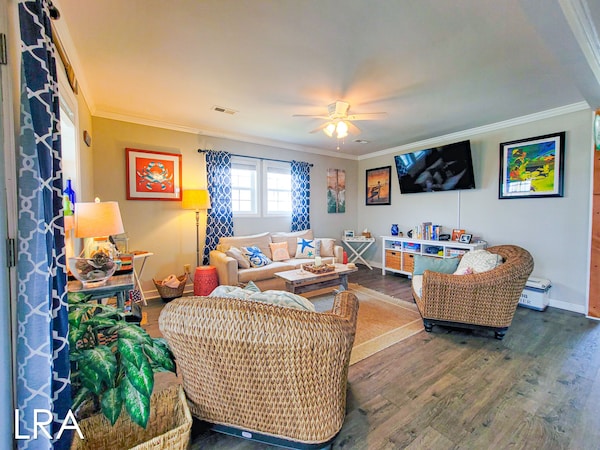 On The Half Shell - Pet Friendly Beach Bungalow! - Surf City, NC
