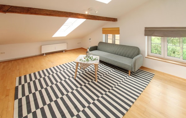 This Spacious And Bright Vacation Apartment Welcomes You Near The Starnberg Lake. - Feldafing