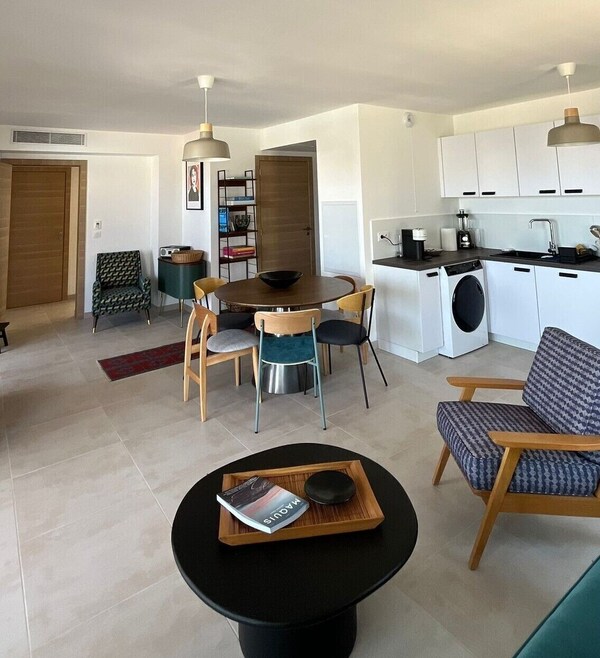 Amazing 6 People Flat In A Brand New Residence With Huge Swimming Pool - Calvi