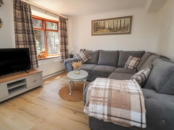 Cock Bank Cottage, Pet Friendly, With A Garden In Bangor-on-dee - Wrexham