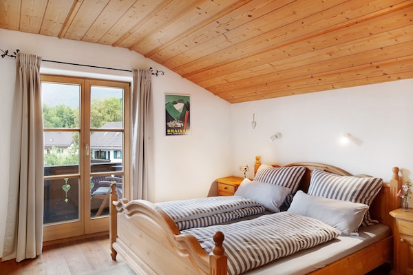 Appartement 'Ferienhaus Holzer Kramernest' Avec Vue Sur Les Montagnes, Balcon Et Wi-fi - Zugspitze