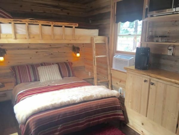 A Tiny Home By The Lake With Air Conditioning! - White River Falls State Park, Maupin