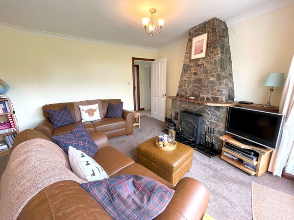 Pass The Keys | Traditional Scottish Cottage In Beautiful Location - Castle Douglas