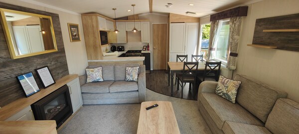 Osprey Static Caravan - 2 Bedroom - No Pets - Portmeirion