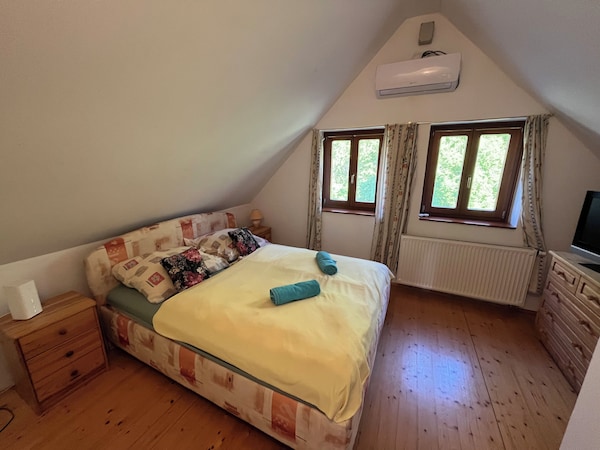 Patio House With Panoramic Views And 5 Minutes From Beach Dog-friendly - Szigliget