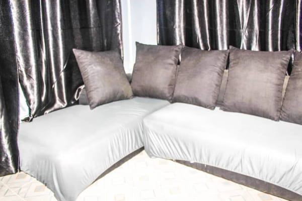 Smilley's Place Cosy Accommodation Close To City Center - Lagos