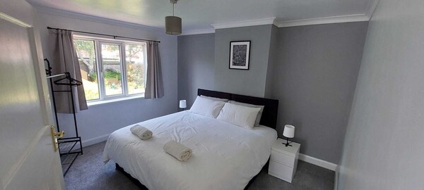 Superb 3 Bed House In Wolverhampton - Wolverhampton