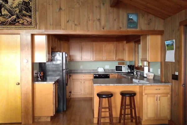 Reed Shore Cottage | Oceanfront House In Bass Harbor With Direct Beach Access - Bar Harbor, ME