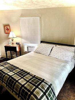 Golden Hill State Park, Barker airbnb, hotels and vacation rentals