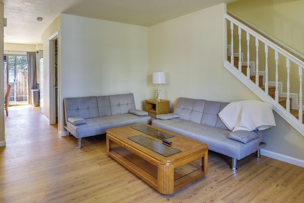 Portland Vacation Rental W\/ Fireplace - Near Parks - Troutdale, OR