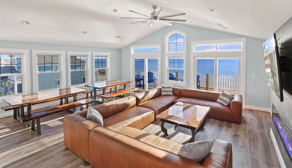 Soundfront Rodanthe - Dog Friendly, Private Pool, Hot Tub, Game Room - Rodanthe, NC