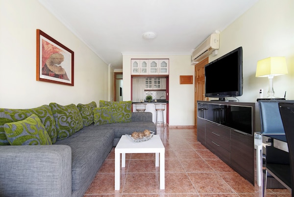 Holiday Apartment \"Mar Y Sol Salinetas\" With Balcony & Garage - Gran Canaria Airport (LPA)
