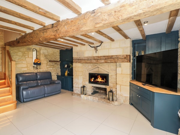 Suncroft, Pet Friendly, Character Holiday Cottage In Prestbury - チェルトナム