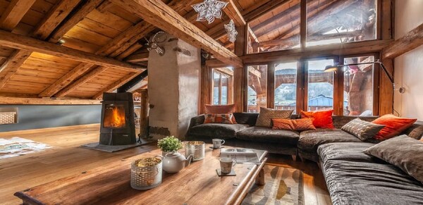 19th Century Chalet With Jacuzzi In Morzine - Morzine