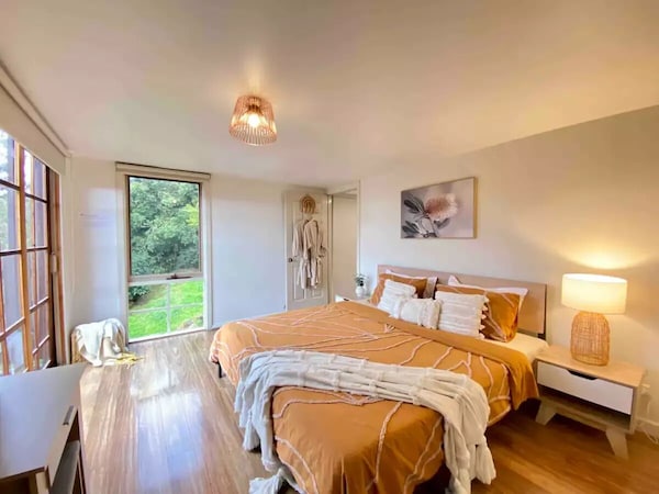 Mountain View Spa Cottage - Bayswater