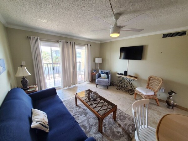 Pelican Inlet A206, 2 Bedroom, Pet Friendly Condo, Pool, Tennis Court - Crescent Beach, FL