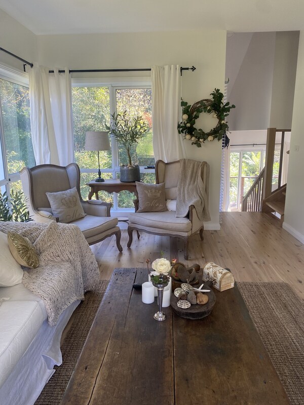 Sunny Corner - Romantic Split Level Cottage In Leura - Leura