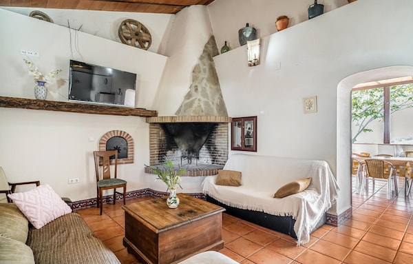 Spend The Vacation In This Inviting Cottage With Magnificent Mountain Panorama. - Villamartin