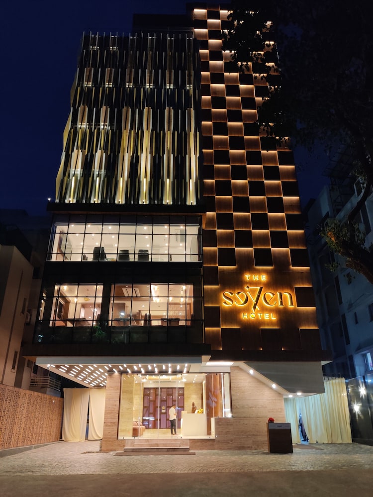 The Seven Hotel - 那格浦爾