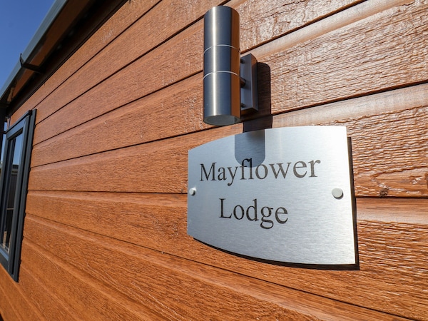 Mayflower Lodge, Pet Friendly, Character Holiday Cottage In Staithes - Yorkshire