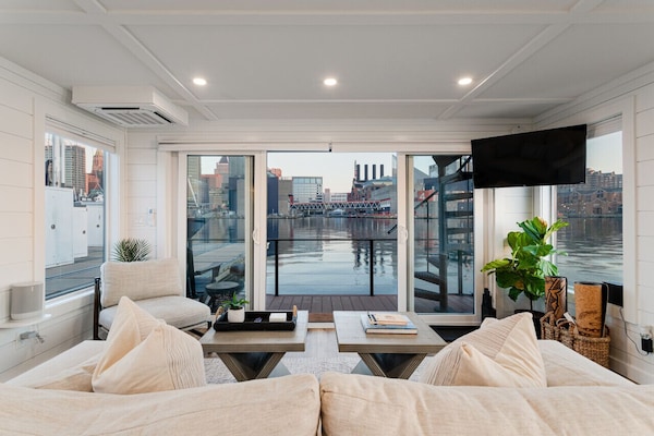 Luxe Houseboat With 360 Waterfront Views - Baltimore, MD