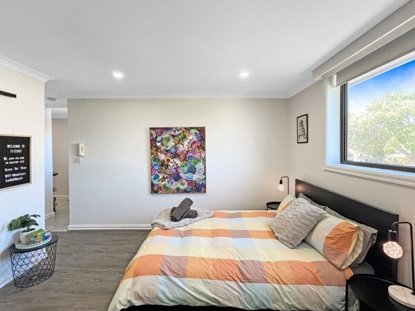 Funky Fitzroy Apartment So Close To The Action - Carlton
