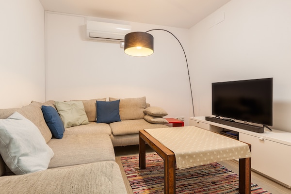Apartamento Vacacional "Loft Vallromanes" Con Mini Piscina Compartida, Terraza Compartida Y Wi-fi - Alella