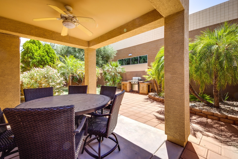 Beautiful Phoenix Home: Private Yard, Pool Access! - Tempe, AZ