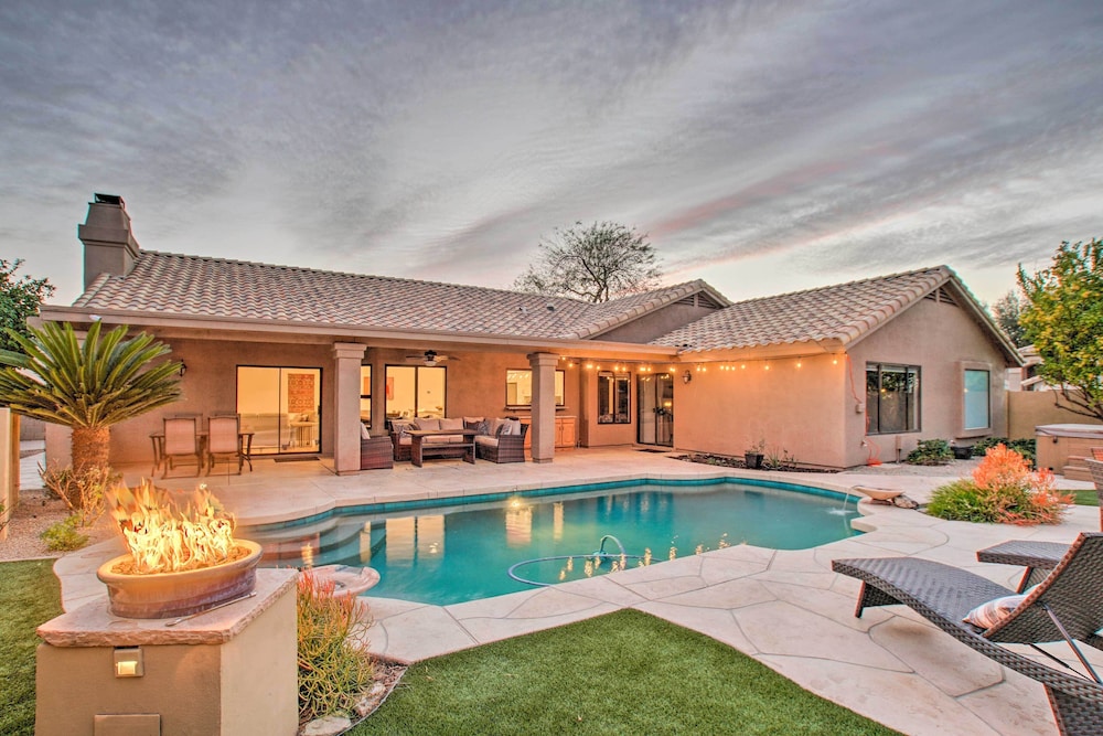 Luxurious Chandler Oasis W/ Heated Pool & Hot Tub! - Tempe, AZ