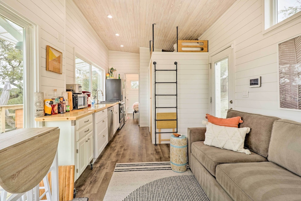 Updated Texas Tiny Home Rental On Lake Travis - Spicewood, TX